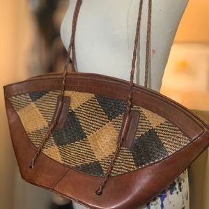 Absolutely beautiful bag made in Indonesia please see photos